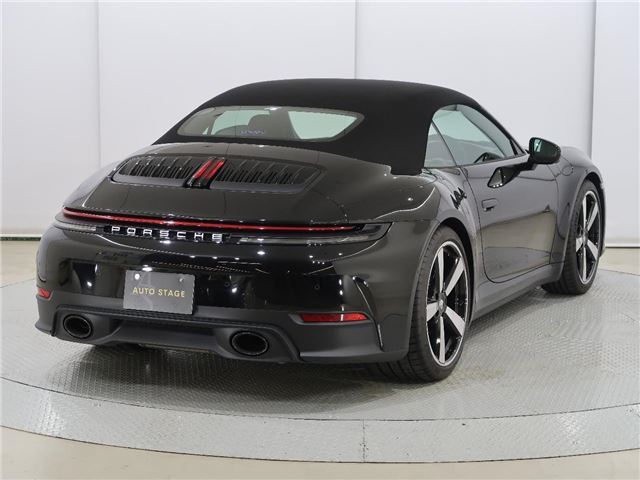 2025 Porsche 911 thumbnail 2