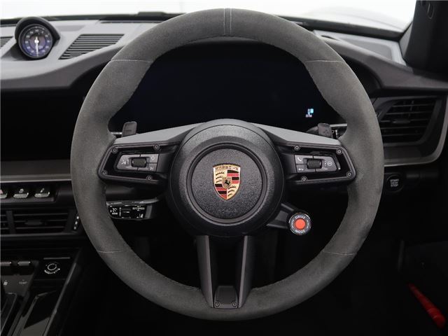2025 Porsche 911 thumbnail 5
