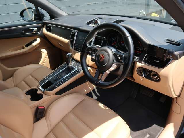صورة مصغرة 31 لـ 2016 Porsche MACAN