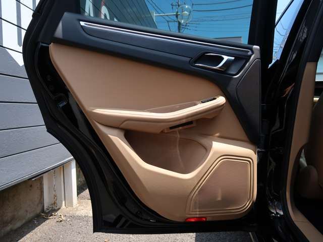 صورة مصغرة 36 لـ 2016 Porsche MACAN