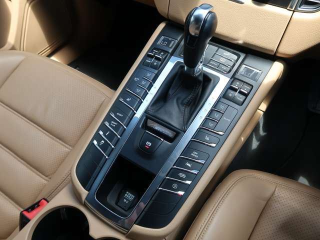 صورة مصغرة 9 لـ 2016 Porsche MACAN