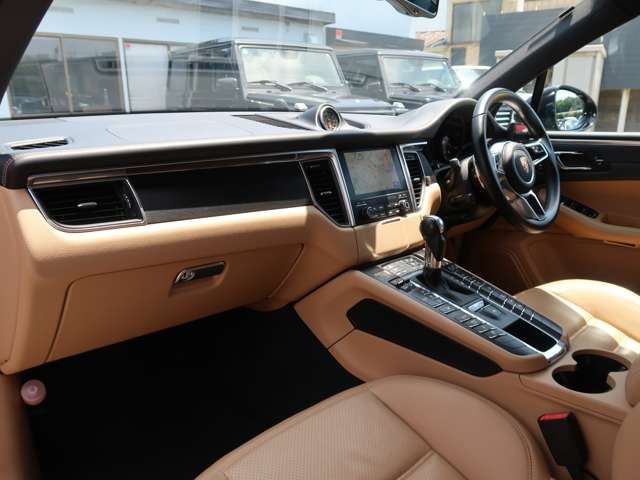 صورة مصغرة 4 لـ 2016 Porsche MACAN