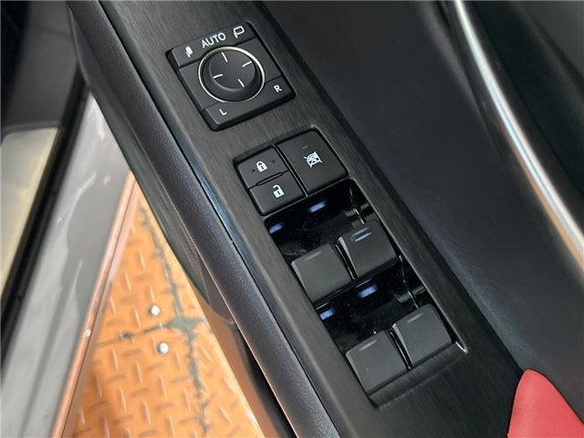 2018 Lexus UX thumbnail 16