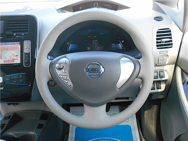 2011 Nissan LEAF — миниатюра 13