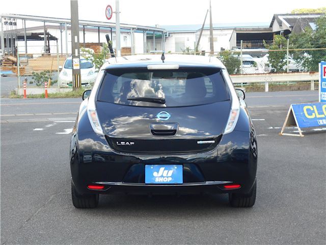 2011 Nissan LEAF — миниатюра 2
