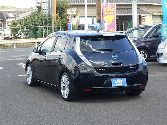 2011 Nissan LEAF — миниатюра 10