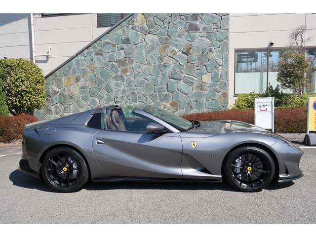 صورة مصغرة 11 لـ 2020 Ferrari 812 GTS