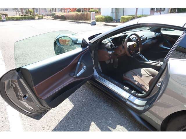 صورة مصغرة 24 لـ 2020 Ferrari 812 GTS