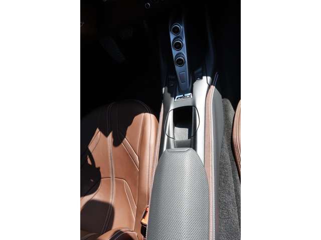 صورة مصغرة 31 لـ 2020 Ferrari 812 GTS