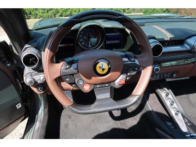 صورة مصغرة 44 لـ 2020 Ferrari 812 GTS
