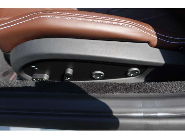 صورة مصغرة 49 لـ 2020 Ferrari 812 GTS