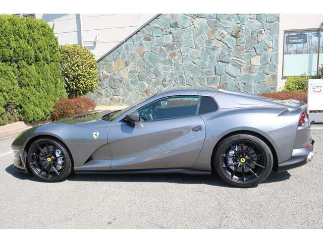 صورة 9 لـ 2020 Ferrari 812 GTS