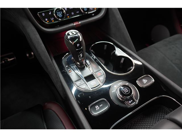 2021 Bentley BENTAYGA — миниатюра 31