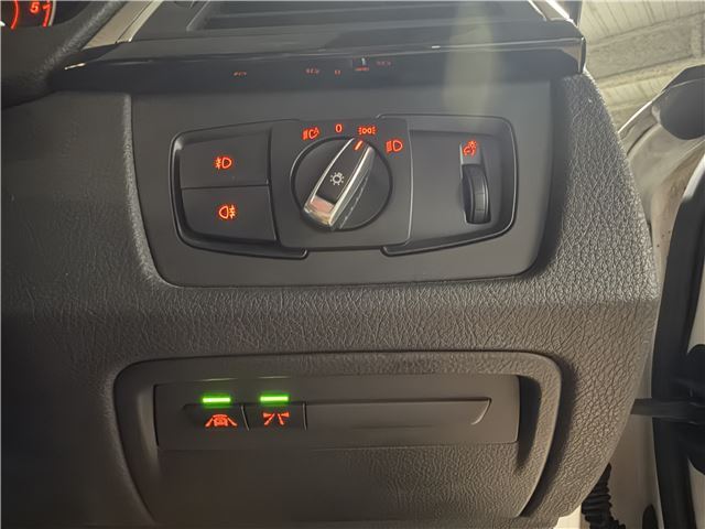 صورة مصغرة 21 لـ 2015 BMW 3 SERIES