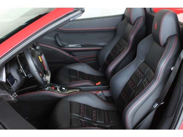 صورة مصغرة 12 لـ 2013 Ferrari 458 SPIDER