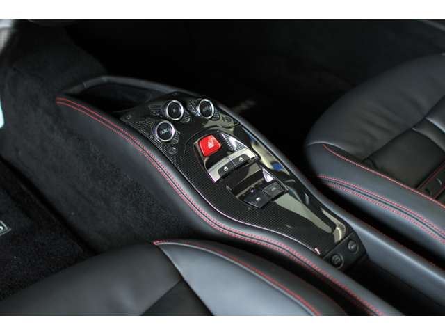 صورة مصغرة 14 لـ 2013 Ferrari 458 SPIDER