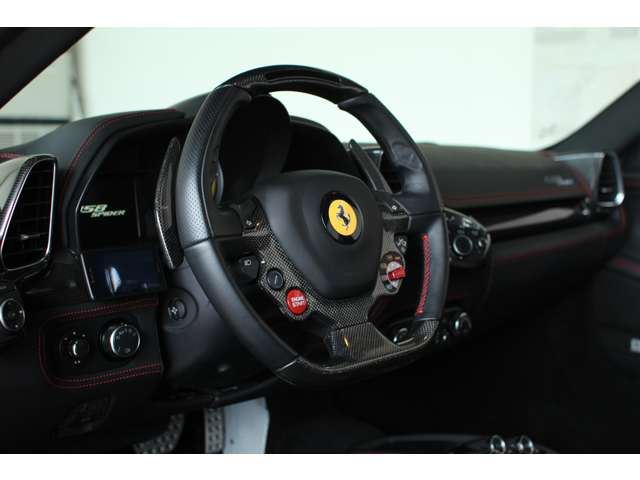 صورة 9 لـ 2013 Ferrari 458 SPIDER