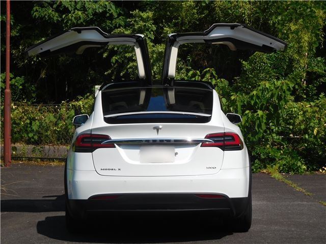 2017 Tesla MODEL X — фото 5