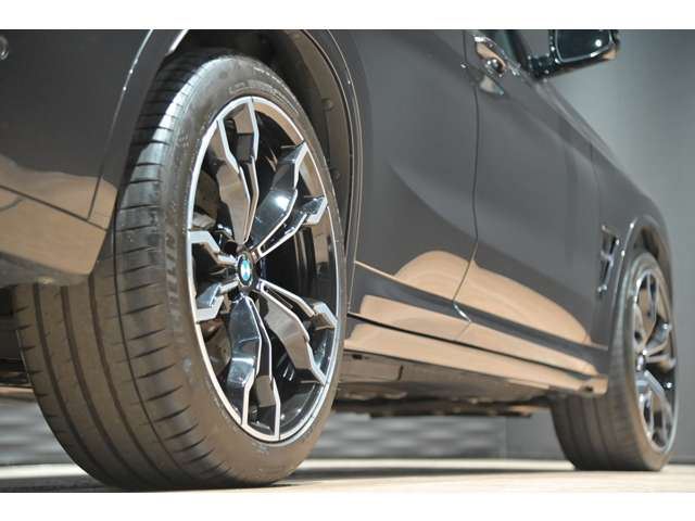 2021 BMW X4 M — миниатюра 17