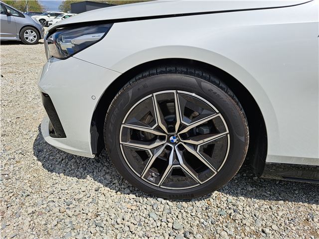 2024 BMW 5 SERIES — миниатюра 23