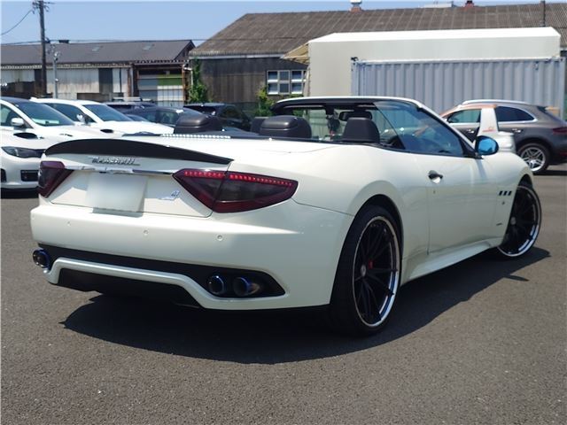 صورة 2 لـ 2012 Maserati GRANCABRIO