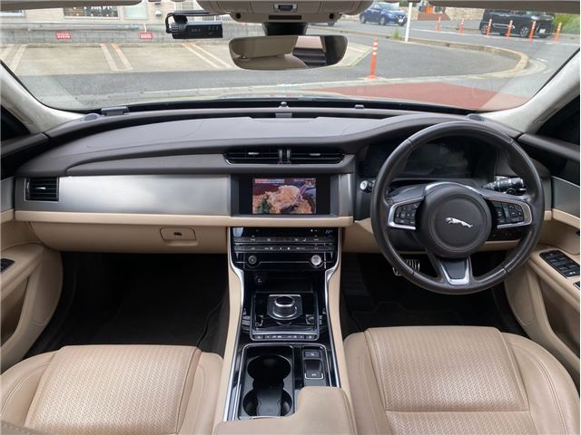 2019 Jaguar XF — миниатюра 3