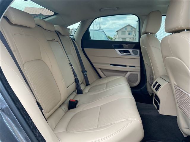 2019 Jaguar XF — миниатюра 5