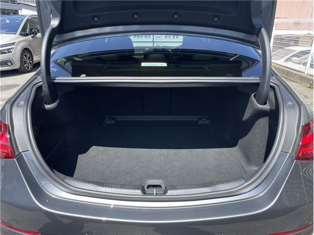 2025 Mercedes-BENZ C-CLASS 缩略图 33