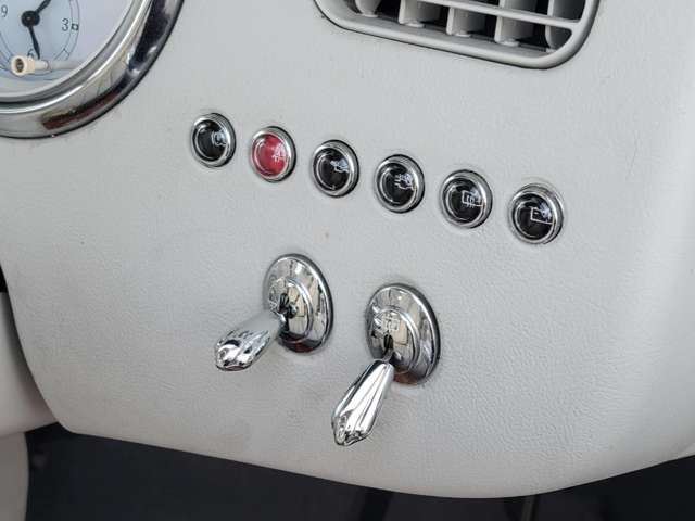 1991 Nissan FIGARO — миниатюра 18