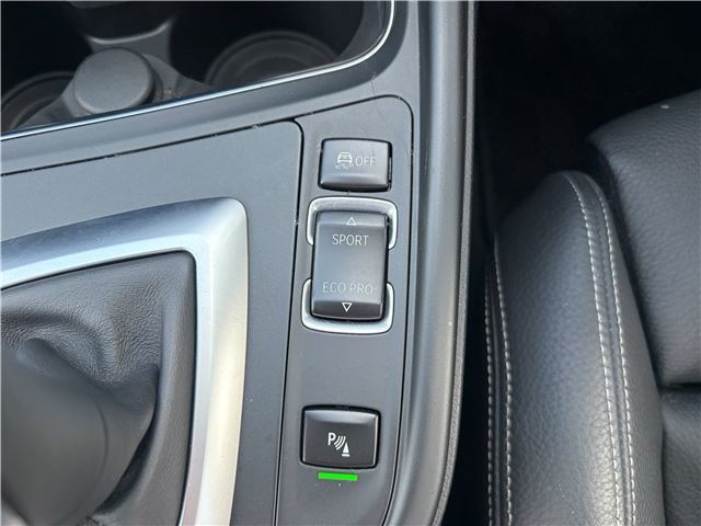 صورة مصغرة 14 لـ 2016 BMW 3 SERIES