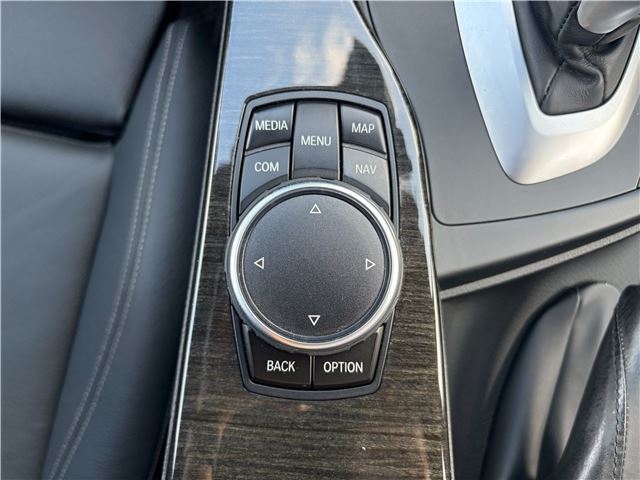 صورة مصغرة 13 لـ 2016 BMW 3 SERIES