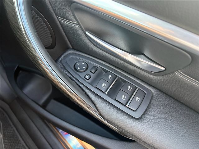 صورة مصغرة 23 لـ 2016 BMW 3 SERIES