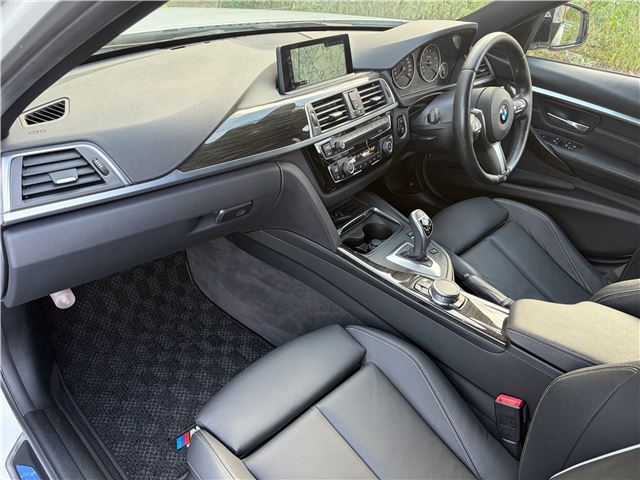 صورة مصغرة 30 لـ 2016 BMW 3 SERIES
