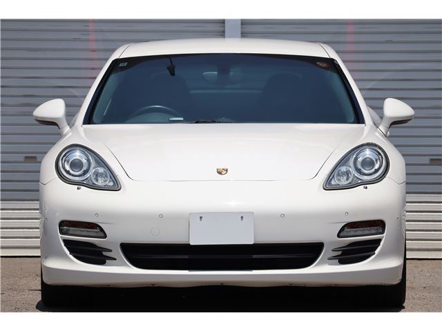 صورة مصغرة 12 لـ 2010 Porsche PANAMERA