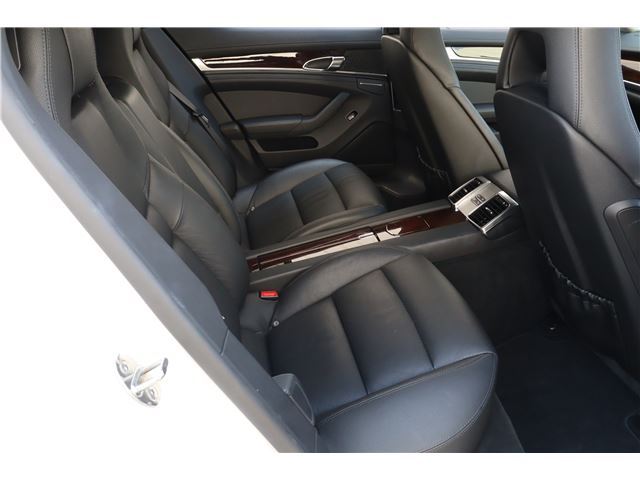 صورة مصغرة 33 لـ 2010 Porsche PANAMERA