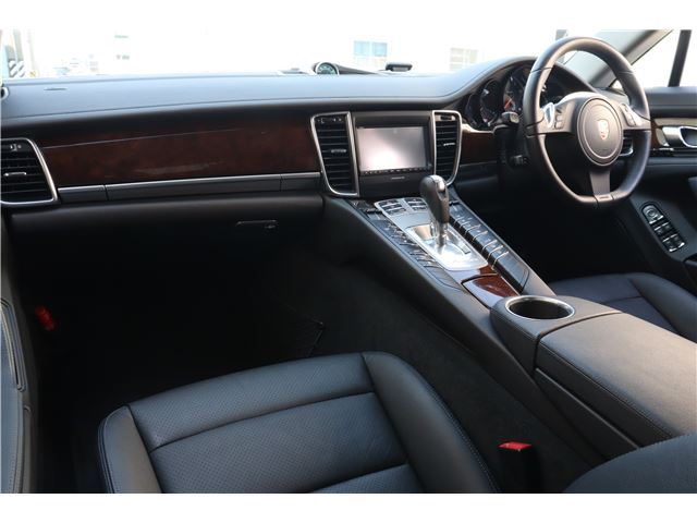 صورة مصغرة 10 لـ 2010 Porsche PANAMERA