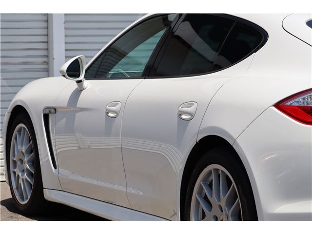 صورة مصغرة 9 لـ 2010 Porsche PANAMERA