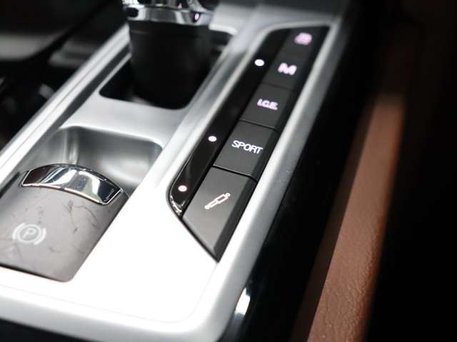 2016 Maserati QUATTROPORTE — миниатюра 12