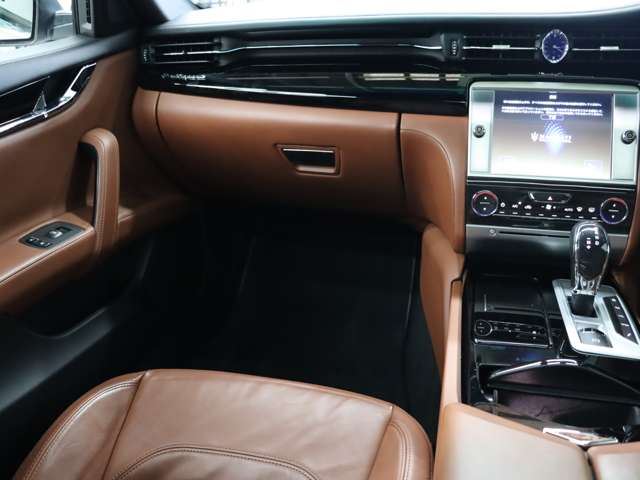 2016 Maserati QUATTROPORTE — миниатюра 23