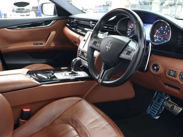 2016 Maserati QUATTROPORTE — миниатюра 4