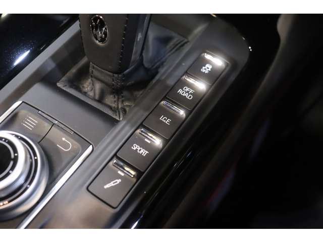 صورة مصغرة 16 لـ 2021 Maserati LEVANTE