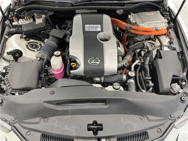 2017 Lexus IS photo 5