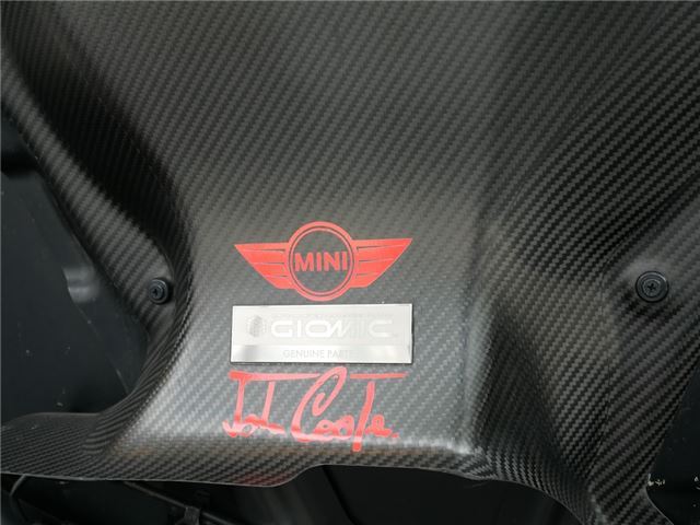 2001 MINI MNI — миниатюра 72