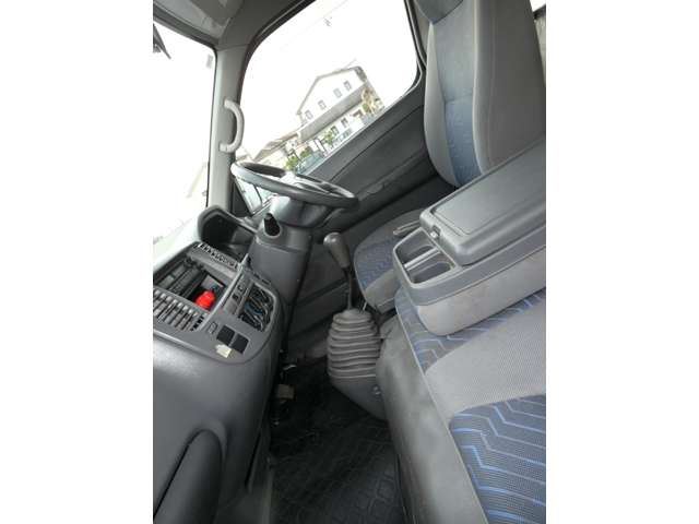2003 Nissan CARAVAN 缩略图 18