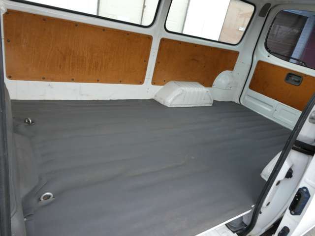 2003 Nissan CARAVAN 缩略图 28
