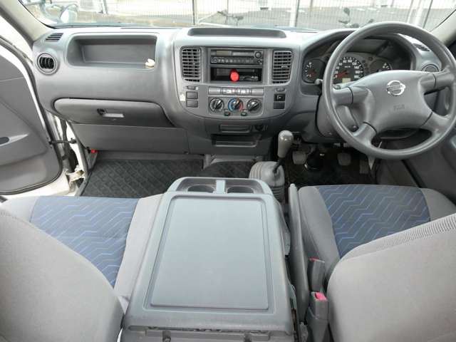 2003 Nissan CARAVAN 缩略图 32