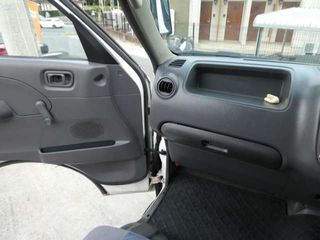 2003 Nissan CARAVAN 缩略图 34