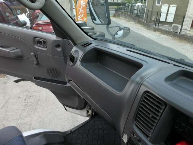 2003 Nissan CARAVAN 缩略图 70