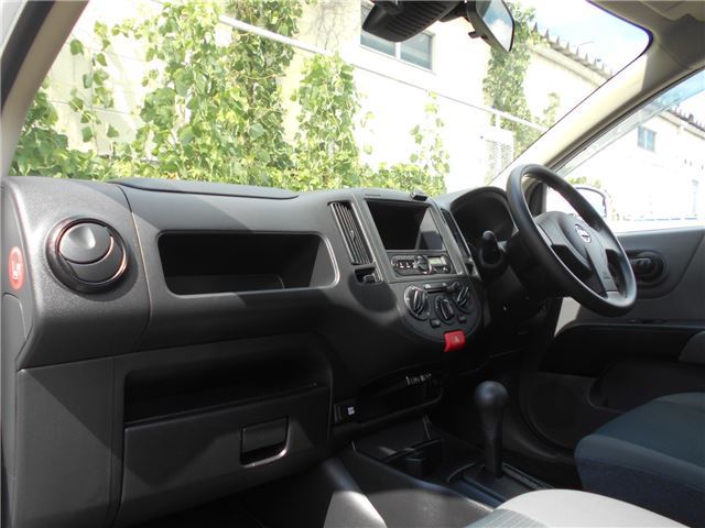 صورة مصغرة 28 لـ 2019 Nissan NV150AD
