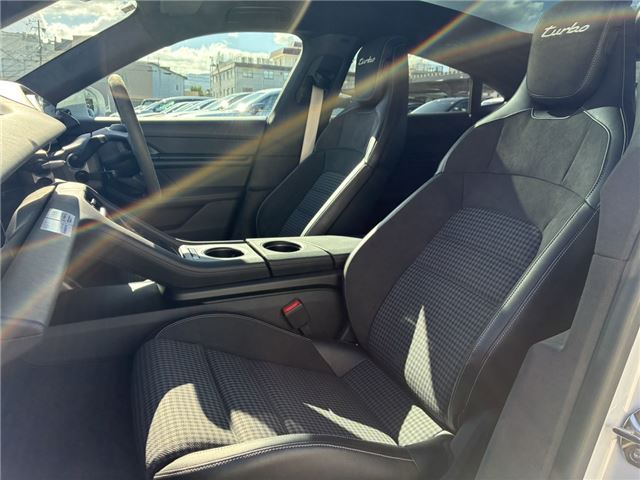 صورة مصغرة 5 لـ 2025 Porsche TAYCAN